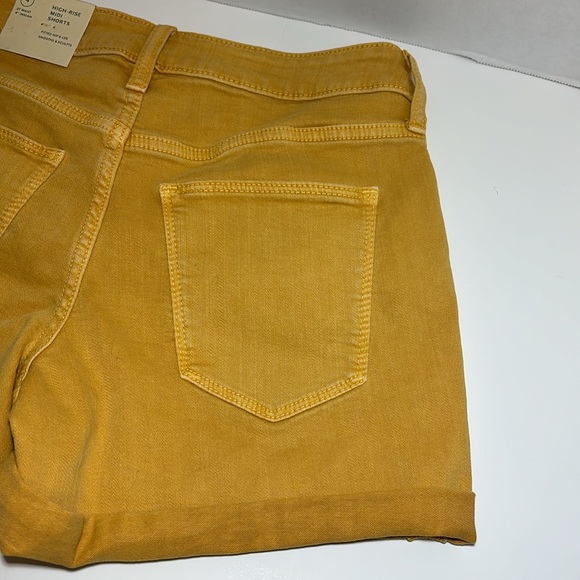 Universal Thread High Rise MIDI Shorts NWT Size 4/27 Yellow Gold - Picture 9 of 11